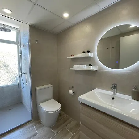 Apartment Nuevo, Primera Linea De Playa, Con Piscina Y Vistas Al Mar