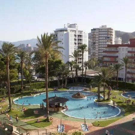 Nuevo, Primera Linea De Playa, Con Piscina Y Vistas Al Mar *