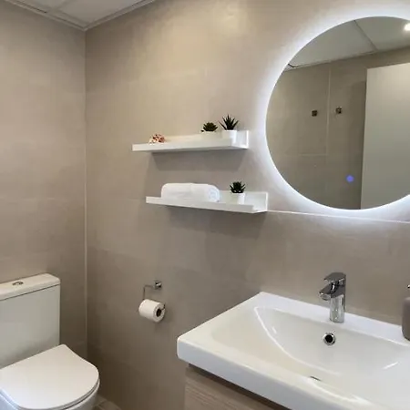 Nuevo, Primera Linea De Playa, Con Piscina Y Vistas Al Mar Apartment *