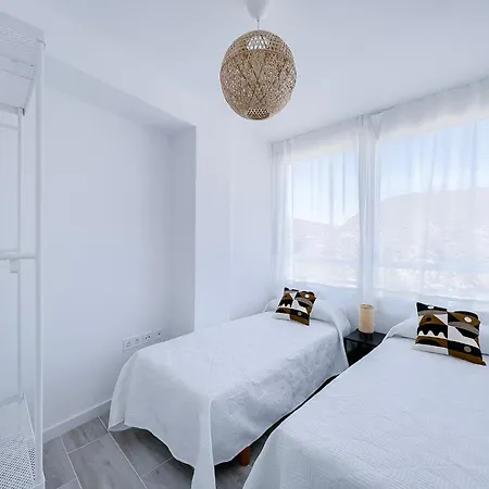 Apartment Nuevo, Primera Linea De Playa, Con Piscina Y Vistas Al Mar