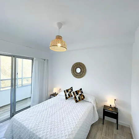 Apartment Nuevo, Primera Linea De Playa, Con Piscina Y Vistas Al Mar